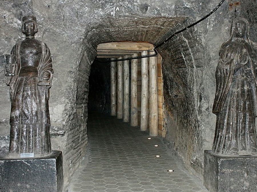 Wieliczka Salt Mine: Entry Ticket, Private Guided Tour + Transport