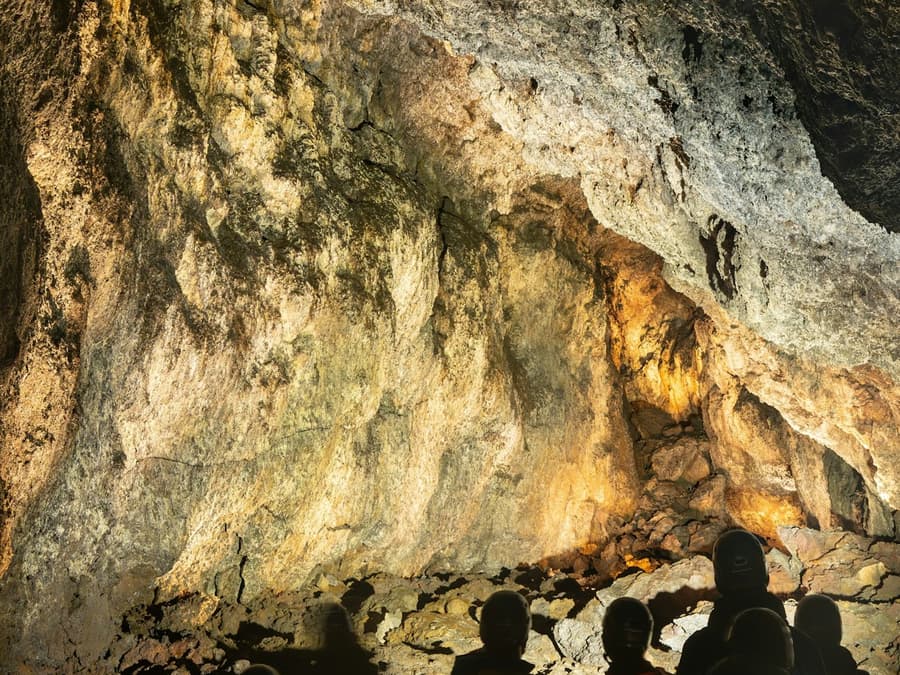 Vatnshellir Cave: Tour