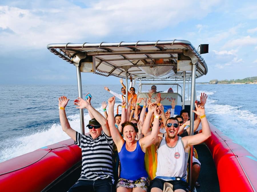 Nusa Penida: Snorkeling Cruise from Bali + Guided Island Tour + Lunch