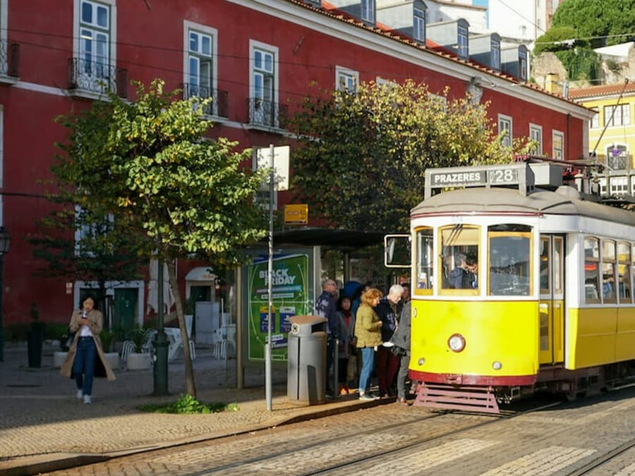 Lisbon: Tram 28 Ticket + 24-Hr Public Transport Pass
