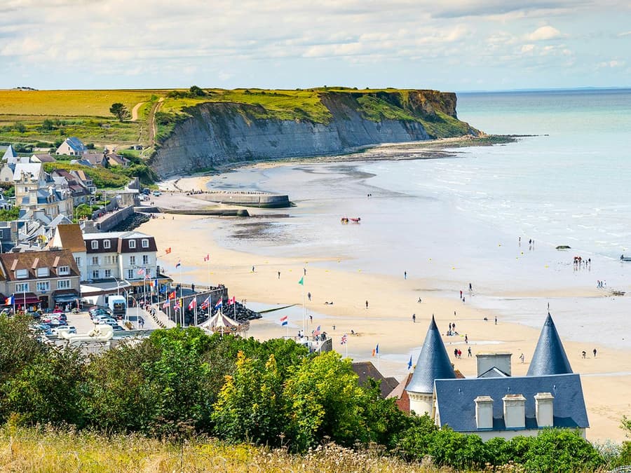 From Paris: Normandy Canadian D-Day Landing Beaches Full-Day Tour with Lunch