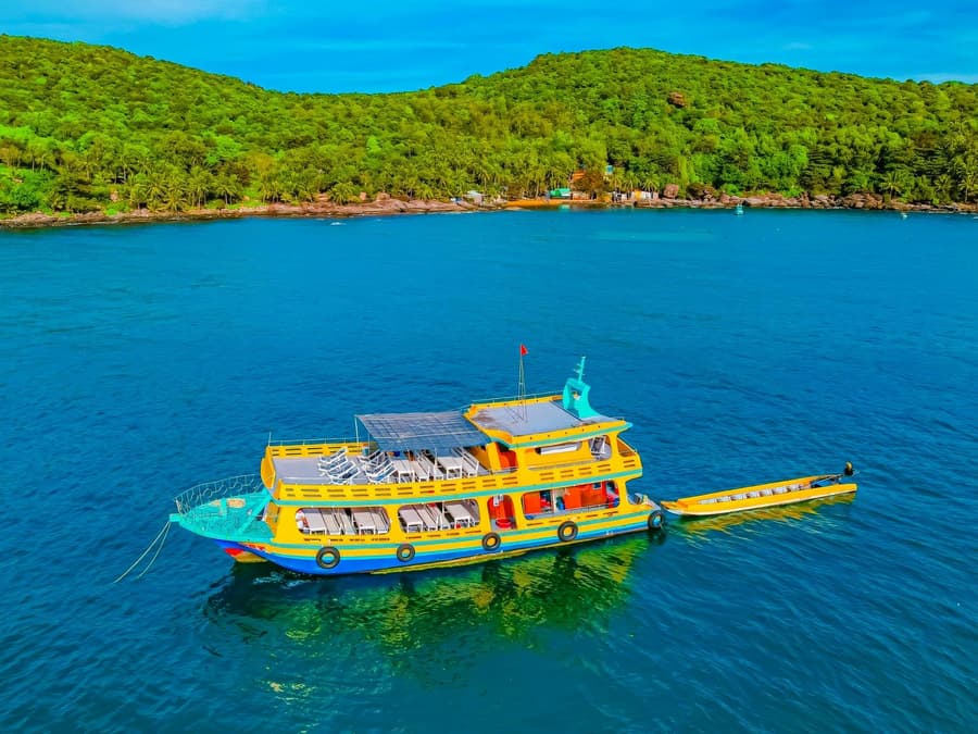 3 Island Tour with Snorkelling, Lunch & Transfers