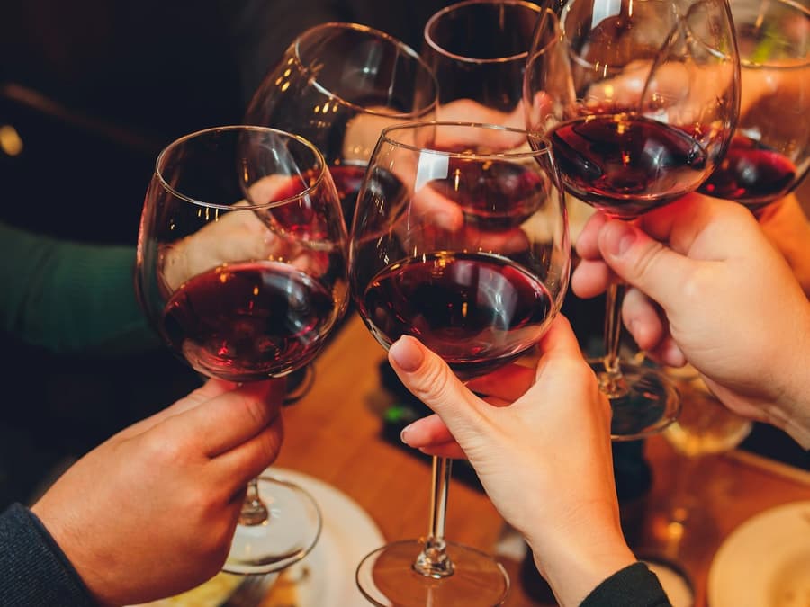 Milan: Local Aperitivo + Street Food Tour
