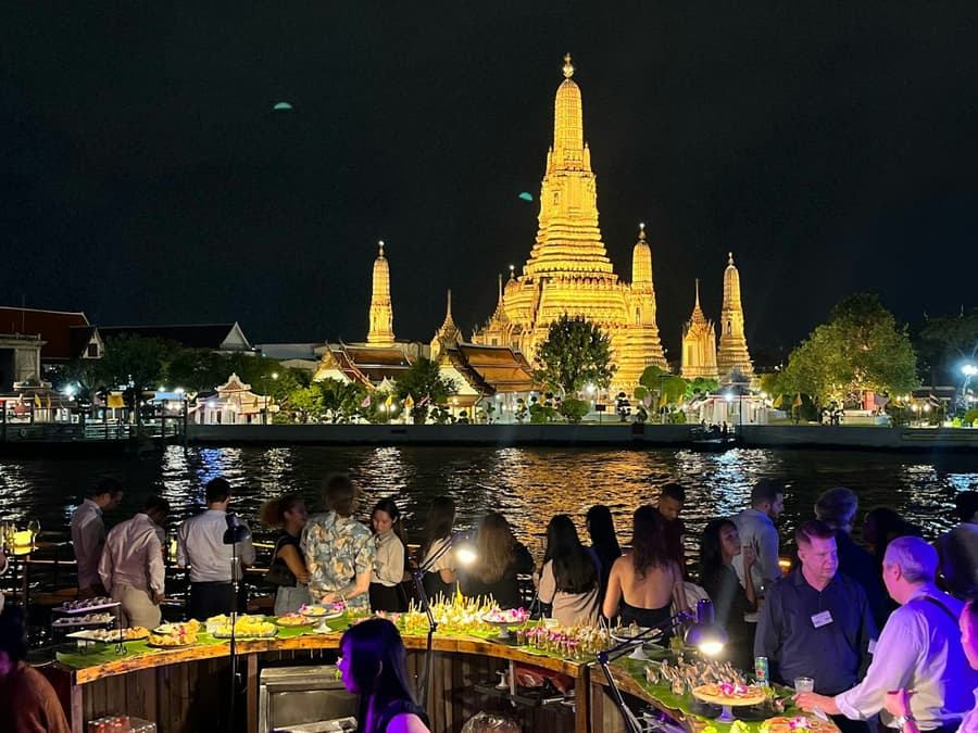 Bangkok: Evening Boat Party + Live DJ + Drink