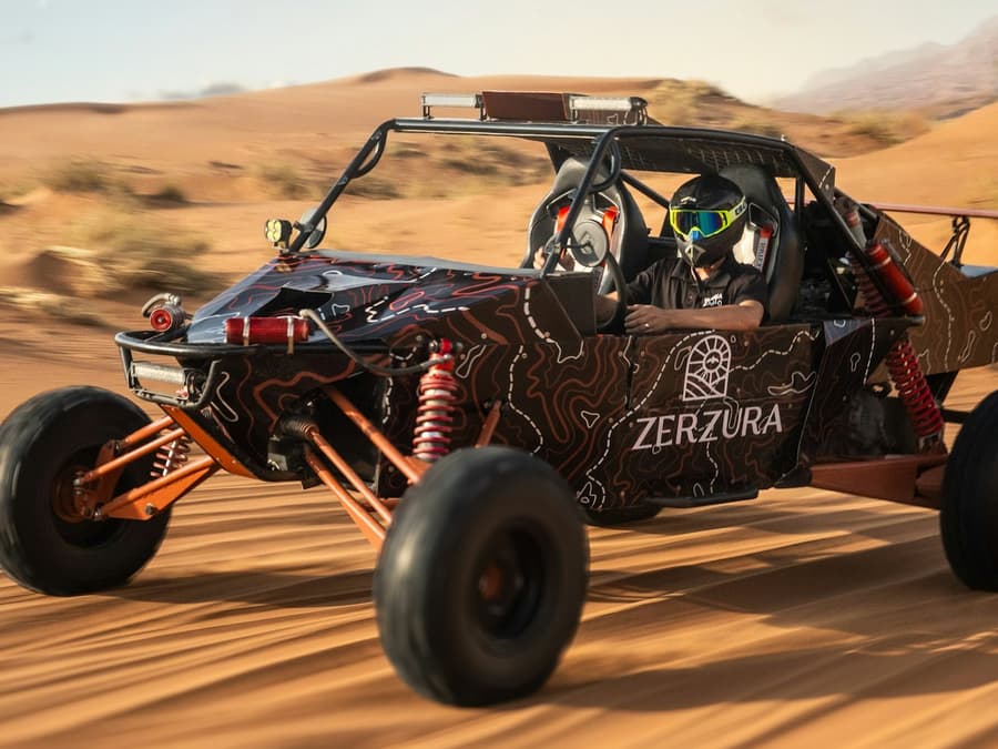 Sharjah: Dune Buggy Experience + Dinner