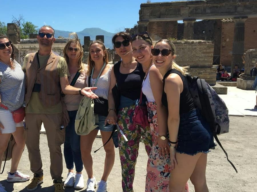 Pompeii & Sorrento: Guided Day Tour from Naples + Lunch
