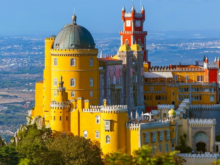 Sintra, Pena Palace, Belém & Lisbon: Small-Group Day Trip