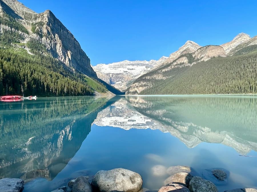 Lake Louise: Private Transfer from Calgary or Calgary International Airport