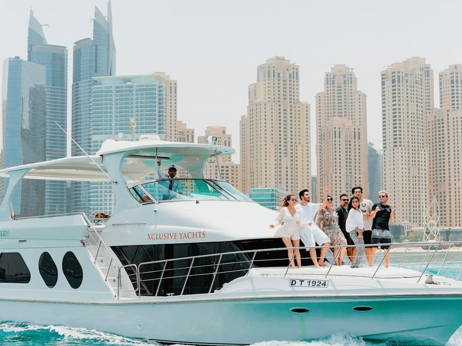Dubai Harbour Luxury Yacht Tour with BBQ and Drinks