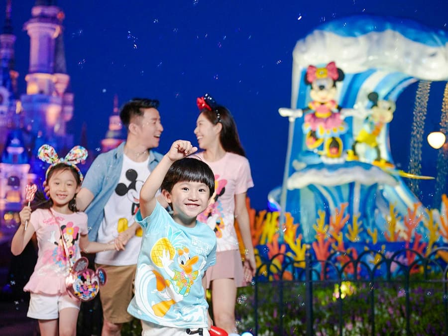 Shanghai Disneyland 1-Day Ticket with Premier Access (6 Attractions)