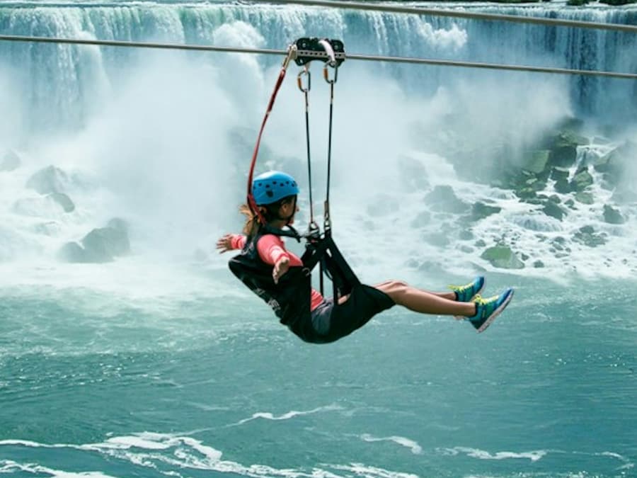 WildPlay Niagara Falls: Zipline to the Falls