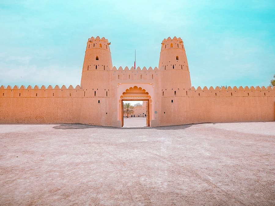 Al Ain: Guided City Tour from Abu Dhabi + Buffet Lunch