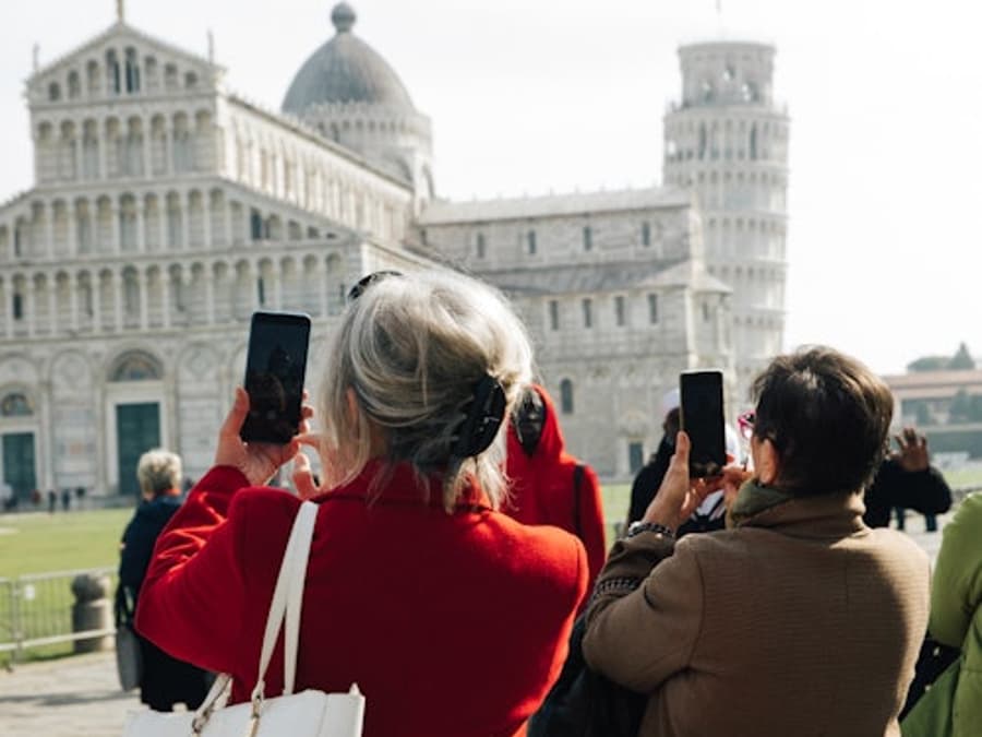 Lucca and Pisa: Day Trip from Livorno