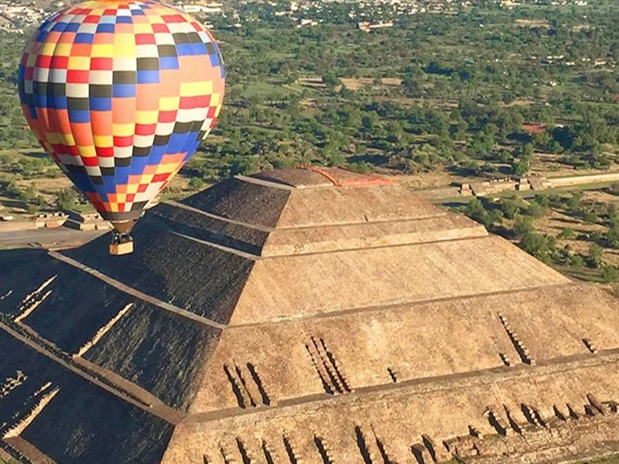 Teotihuacán Pyramids: Private Tour from Mexico City