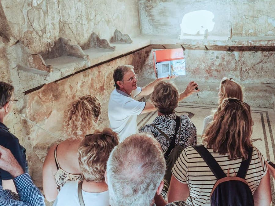 Herculaneum Priority-Entry Guided Tour with an Archaeologist
