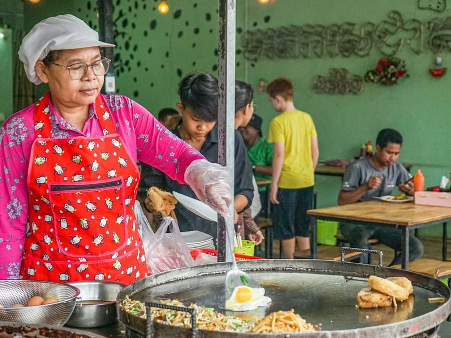 Phnom Penh: Evening Food Tour