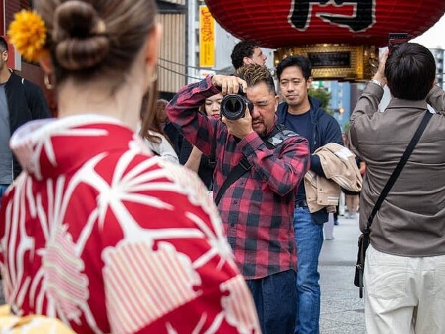 Asakusa Kimono Photography Tour with Local Guide