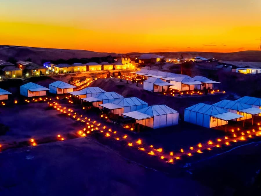 Overnight Agafay Desert Tour with Dinner Show & Pool Access