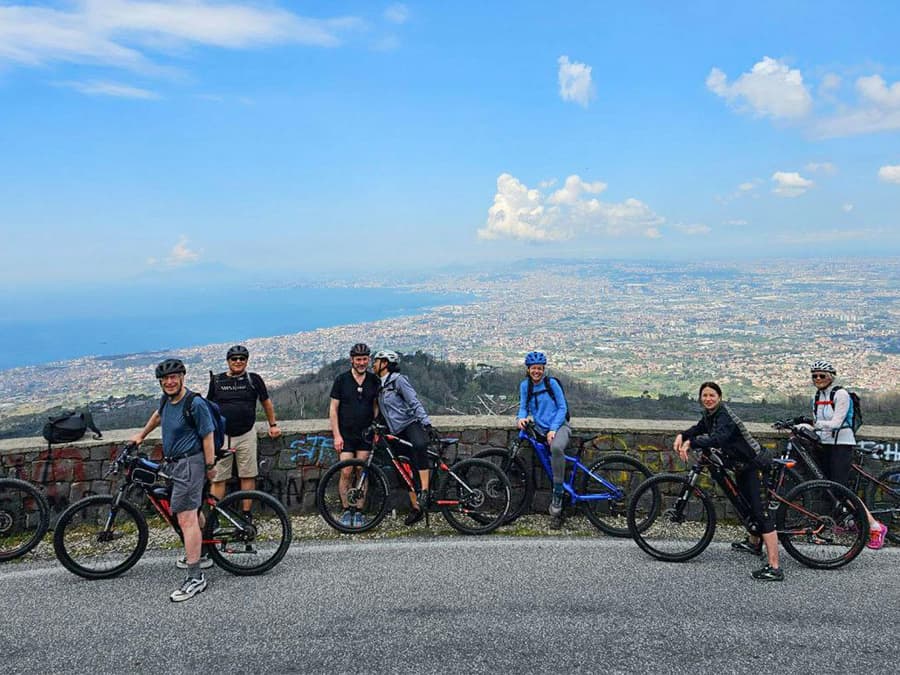 Sorrentosta: Vesuvius-vuoren sähköpolkupyöräkiertue oppaan kanssa