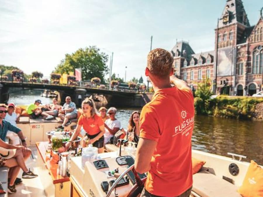Amsterdam: BBQ & Unlimited Drinks Cruise