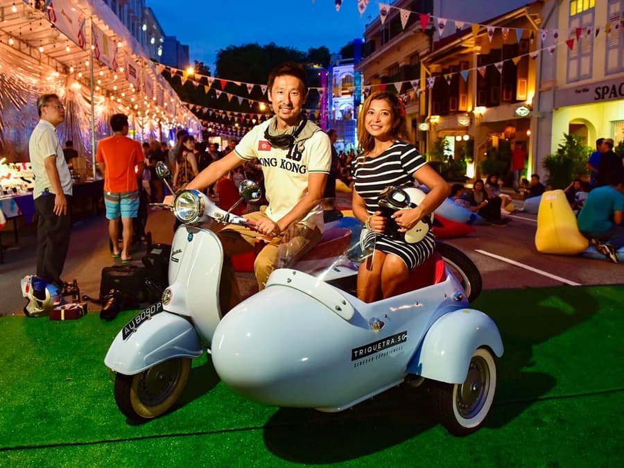 Tour Nocturno en Sidecar Vespa Vintage en Singapur