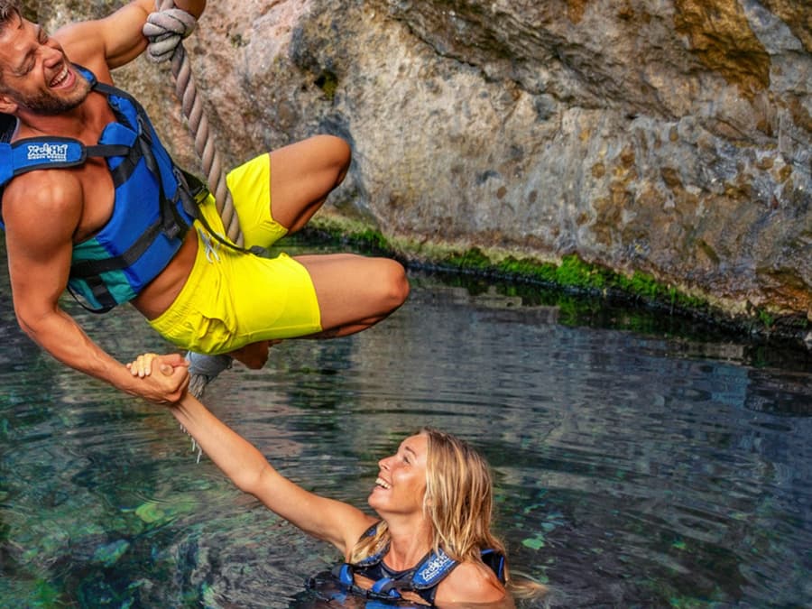 Xel-Há Park & Mayan Ruins of Tulum: Fast-Track Admission & Transport