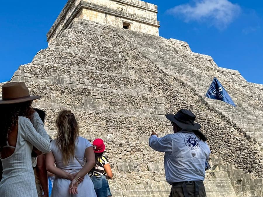 Chichén Itzá: Entry Ticket + Walking Tour