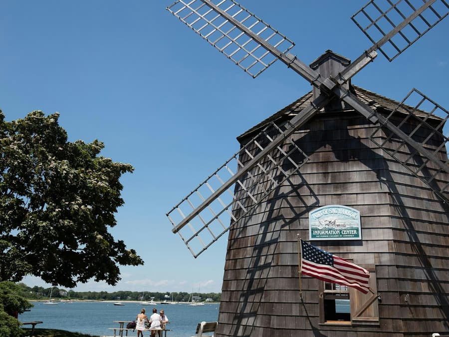 The Hamptons, Sag Harbor & Outlet Shopping from New York City