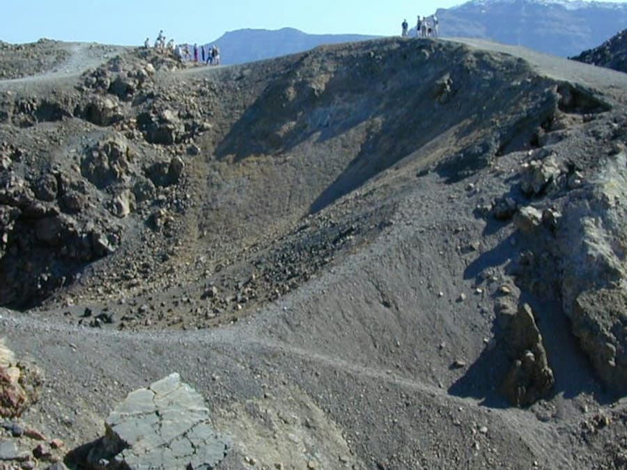Santorini: Volcano & Hot Springs Guided Boat Tour + Transfer