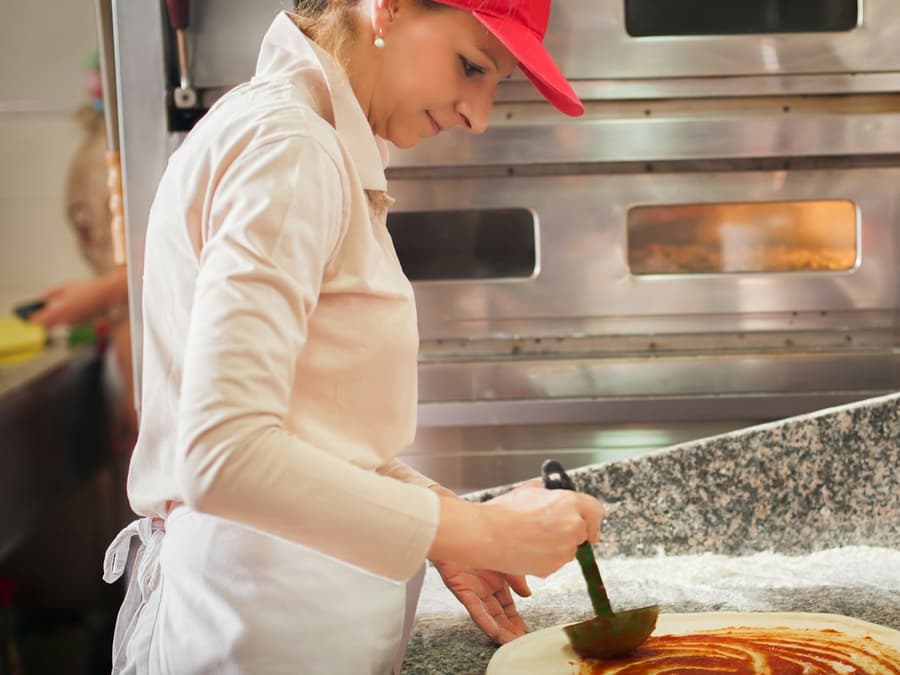 Naples: Pizza & Tiramisu Cooking Class