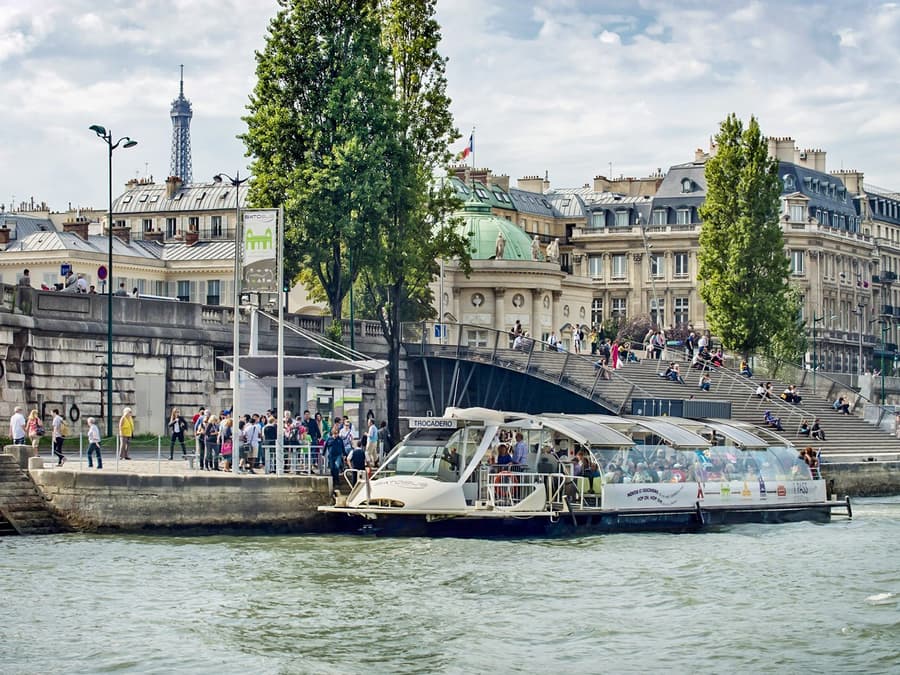 Batobus: Seine River Hop-on Hop-off Boat Tour