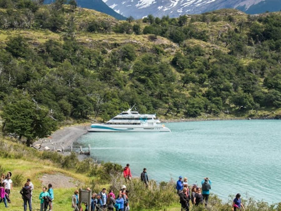 Patagonia: Glacier Cruise + Roundtrip Transfer from El Calafate