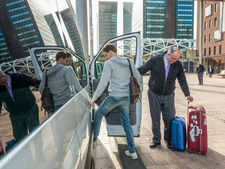 Super Shuttle One-Way Transfers: Dunedin Airport to/from Central City