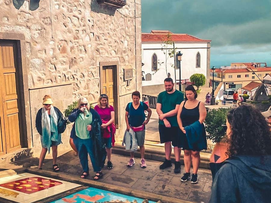 Gran Canaria: Guided Tour + Fruit Tasting + Roundtrip Transfer