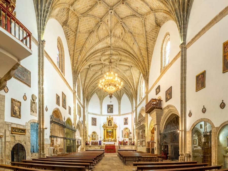 Santa María la Mayor & San Martín de Tours: Entry Ticket + Audio Guide