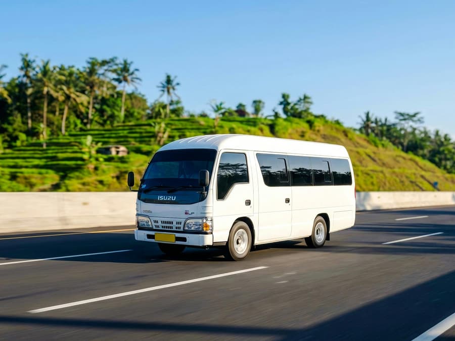 12 Seater Car (Upto 11 pax + 1 driver)