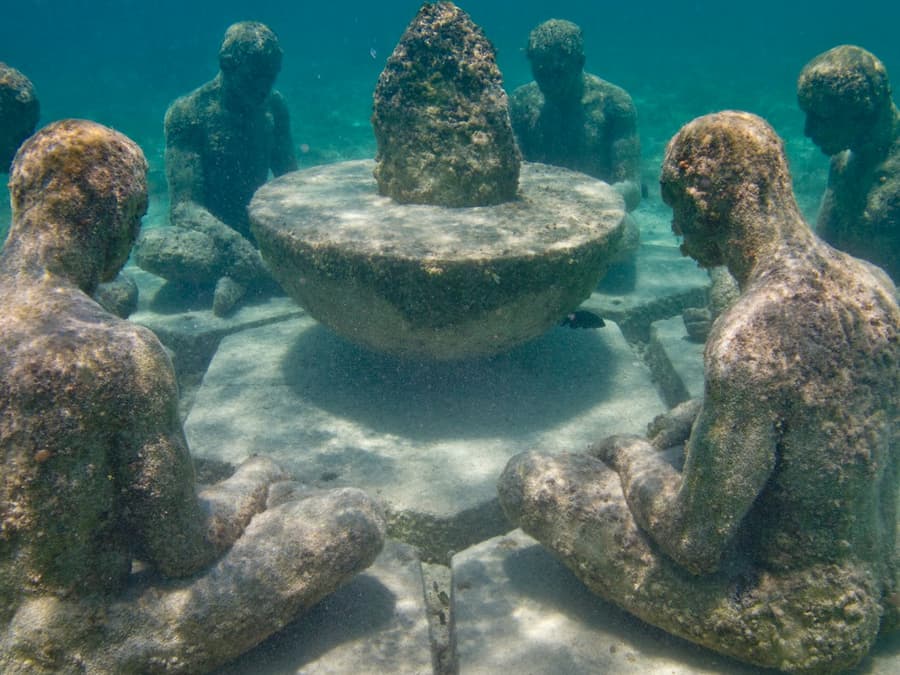 Cancún: MUSA Underwater Art Museum Glass-Bottomed Boat Tour with Drink