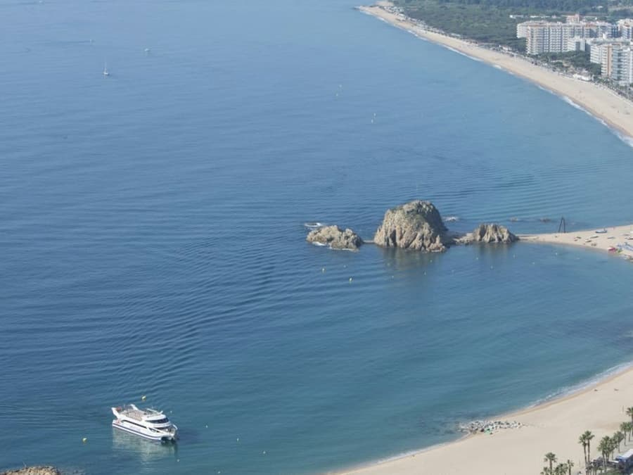 Blanes: Roundtrip Boat from Tossa de Mar