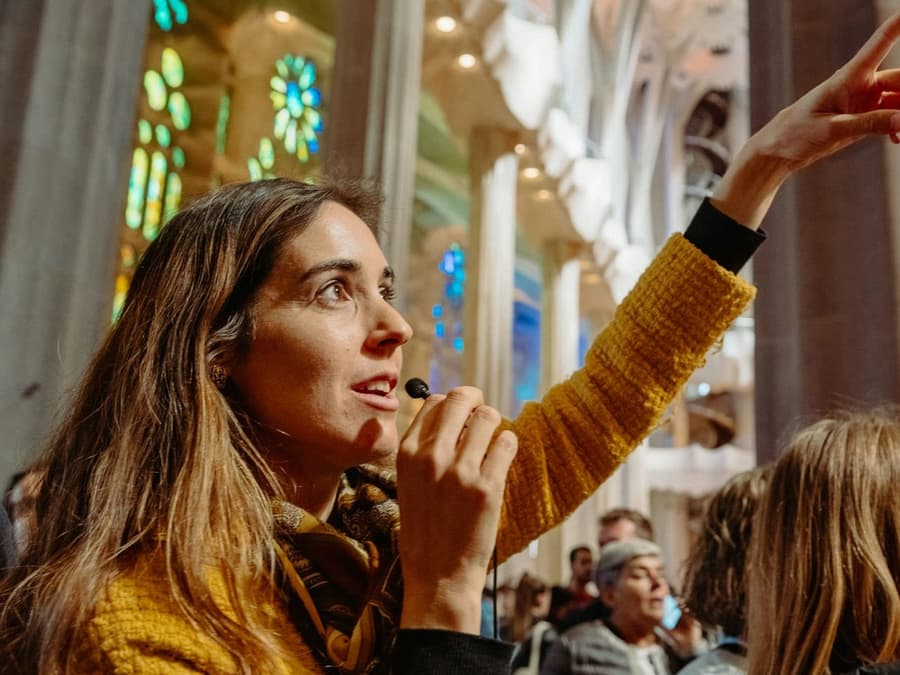 Barcelona: Gaudin Korkeuspisteet Kiertue + Sagrada Familia & Casa Batlló Ohittaa Jono