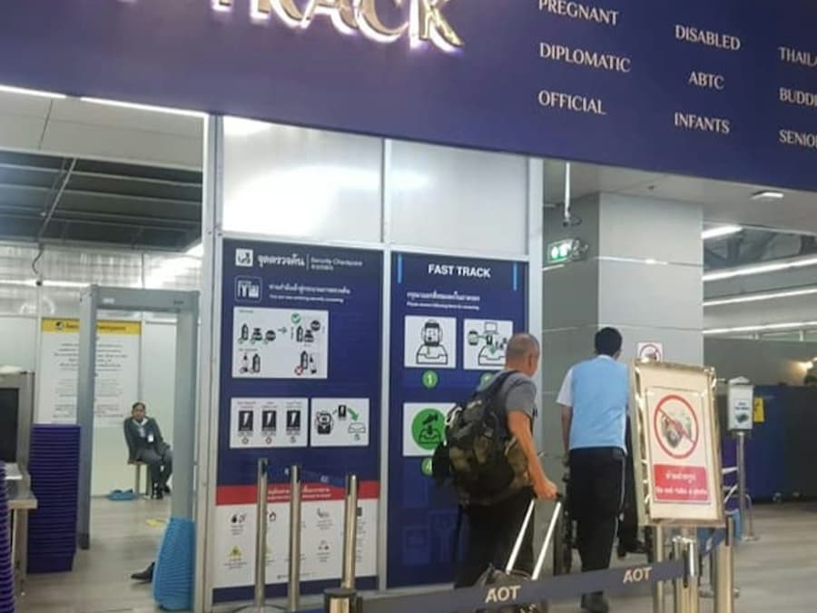 Phuket International Airport: Guided Fast-Track Immigration Service