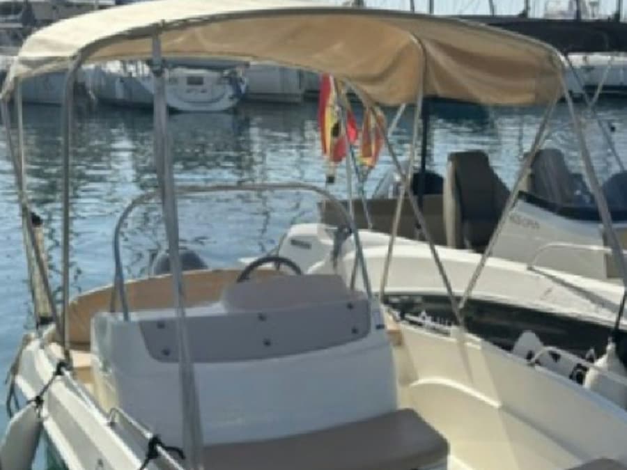Valencia: Boat Rental (without Navigation License)