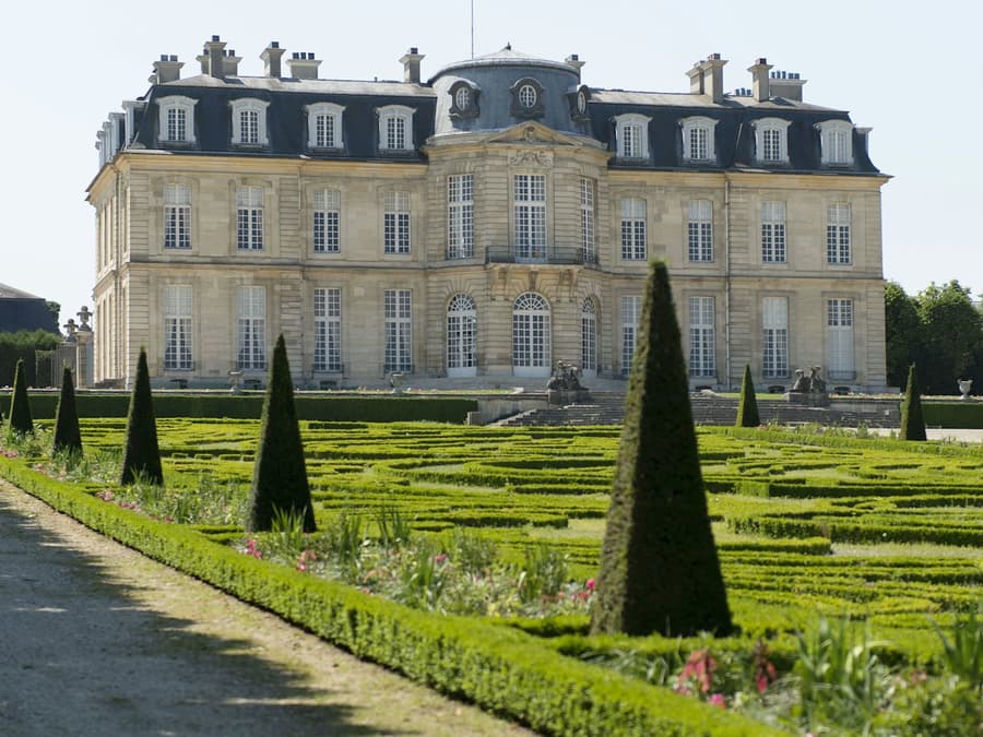 Champs-sur-Marne Château and Gardens