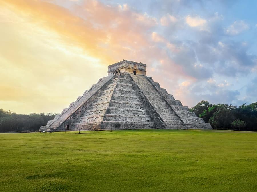 From Cancún: Chichén Itzá, Cenote & Valladolid Tour (Without Taxes)