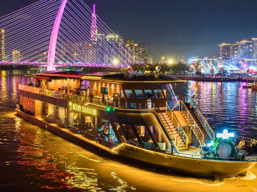 Ho Chi Minh City: Saigon River Sunset or Dining Cruise + Welcome Drink