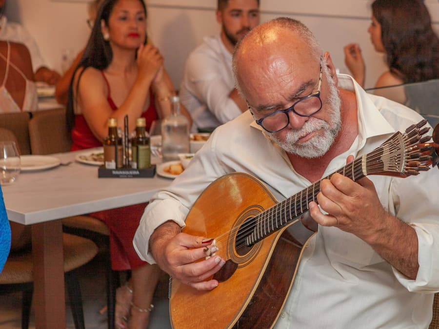 Portimão: Fado Show with Algarvian Tapas Tasting