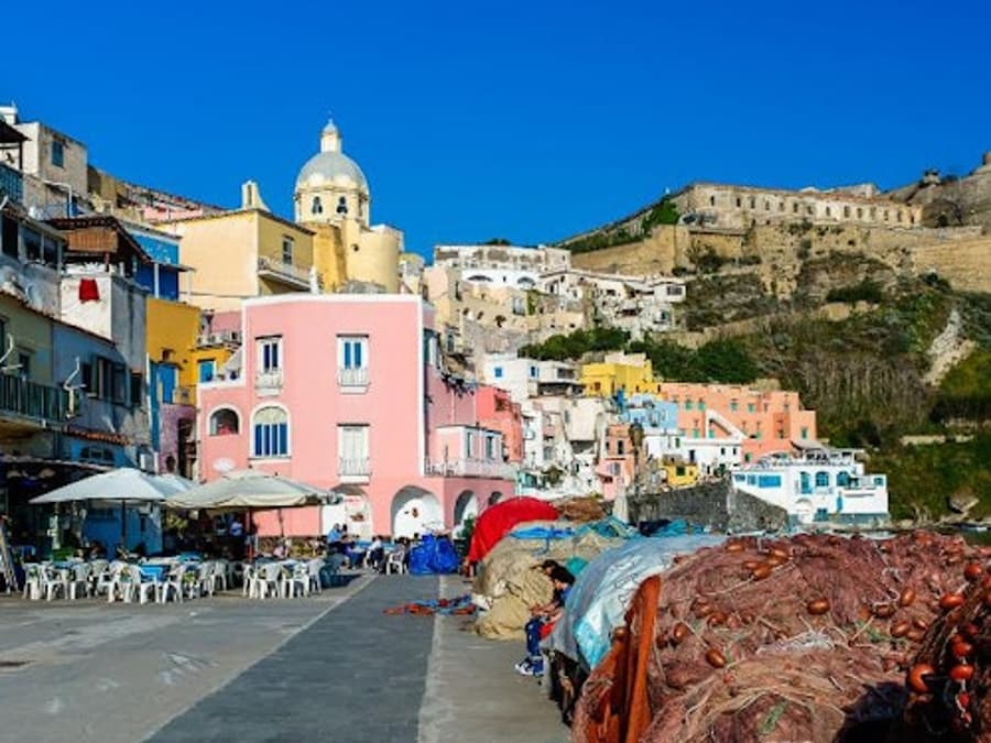 Procida Island: Day Tour from Naples with Lunch