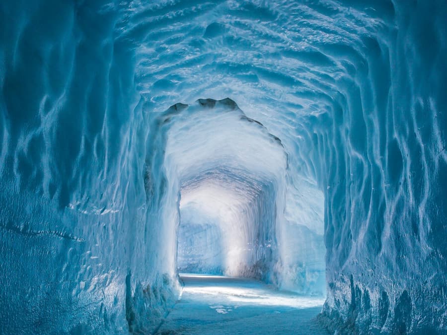 Langjökull Glacier: Guided Tour with Transport from Reykjavík