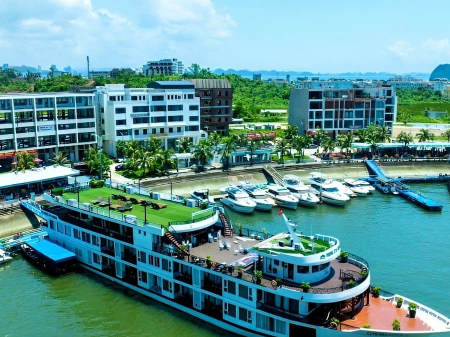 Ha Long Bay: 2D1N Verdure Lotus Cruise + Sung Sot & Ti Top + Meals