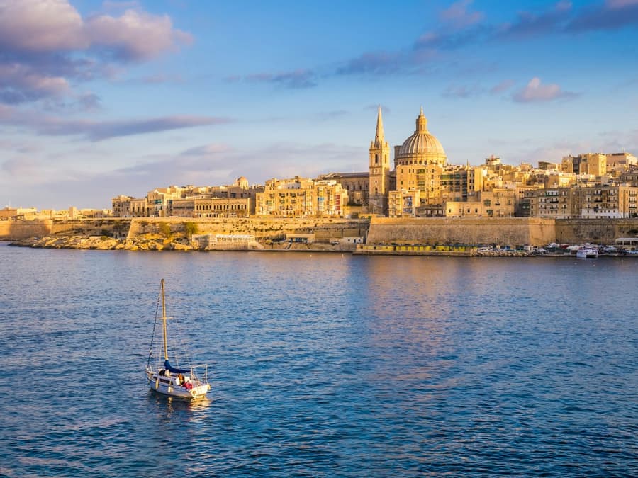 Sliema: 1-Day Hop-on Hop-off Bus Tour + Harbor Cruise Pass