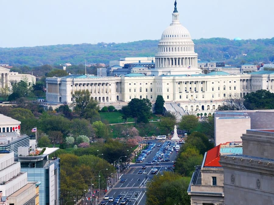 Two Capitals in One Day: Washington and Philadelphia from New York